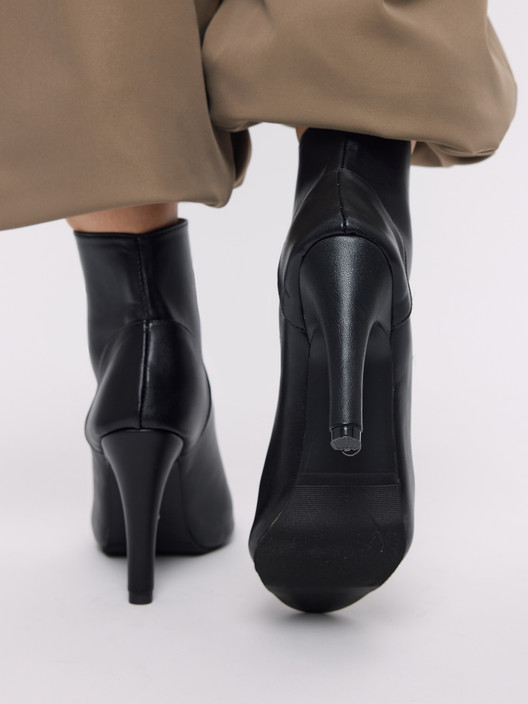 Туфли хилсы Shoes Stories черные HLS006/BLK