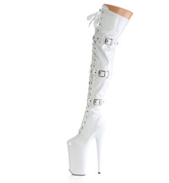 Ботфорты с ремнями на платформе Pleaser белые лаковые BEY3028/W/M
