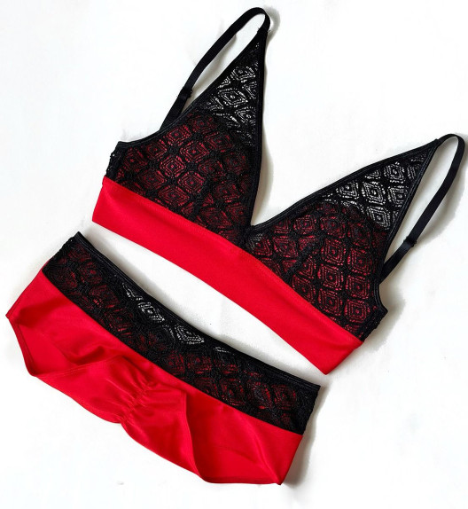 Шорты красные с кружевом Roxana Polerina