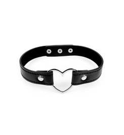 Чокер черный с сердечком