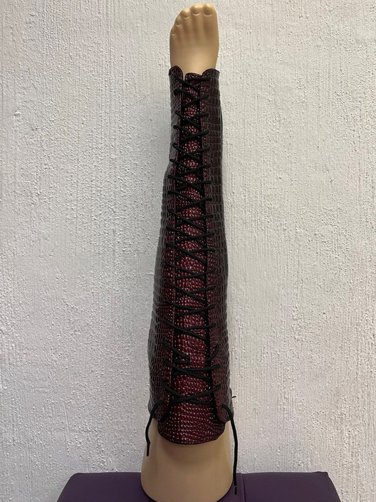 Краги до колена бордовая змея