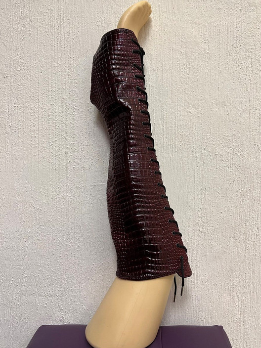 Краги до колена бордовая змея