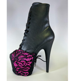 Защита на стрипы розовая с черным кружевом Lace