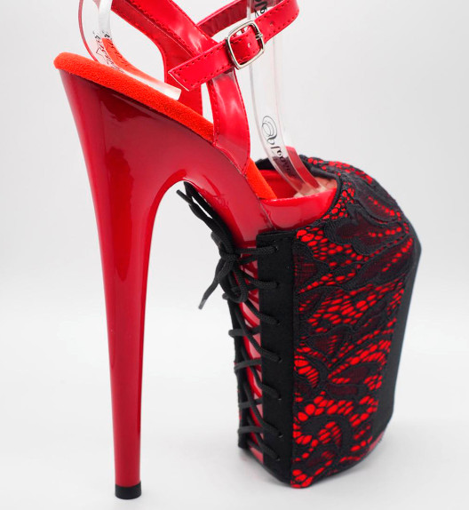 Защита на стрипы красная с черным кружевом Lace