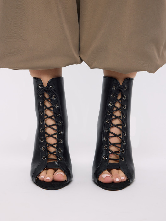 Туфли хилсы Shoes Stories черные HLS006/BLK