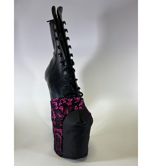 Защита на стрипы розовая с черным кружевом Lace