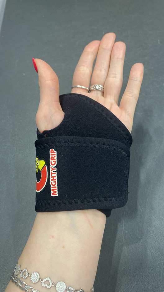 Бандаж запястья левый Mighty Grip