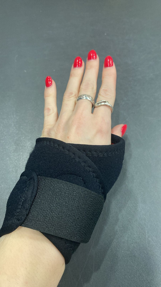 Бандаж запястья левый Mighty Grip