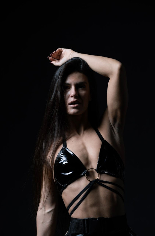 Топ черный на кольце EXORCE